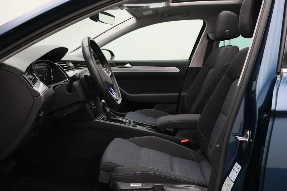 Volkswagen Passat 1.4 TSI PHEV GTE Business Panorama uit 2022, foto 11