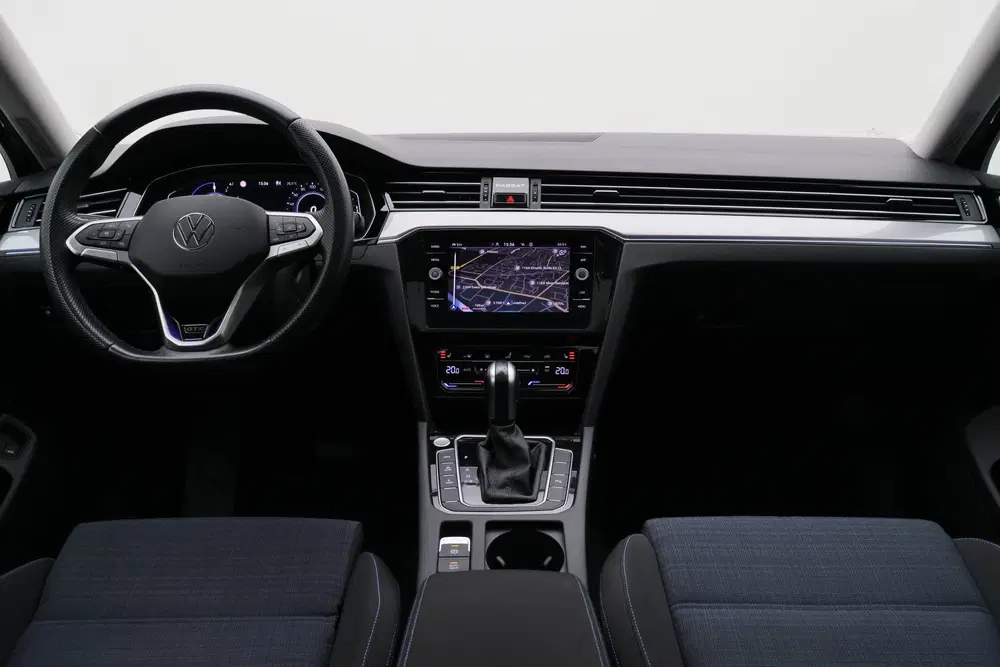 Volkswagen Passat 1.4 TSI PHEV GTE Business Panorama uit 2022, foto 2