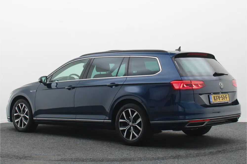Volkswagen Passat 1.4 TSI PHEV GTE Business Panorama uit 2022, foto 3