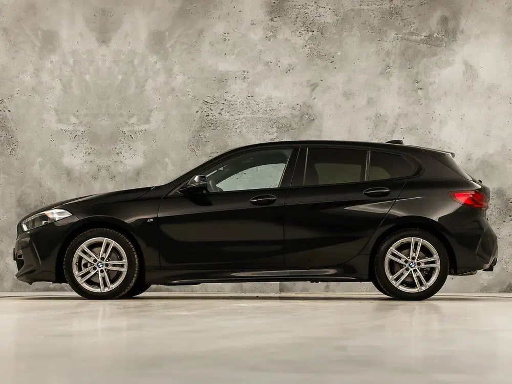 BMW 1-serie 118i M Sport High Executive Automaat (NAP uit 2021, foto 2
