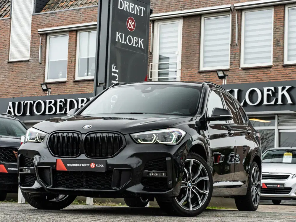 BMW X1 xDrive20i High Exe M-Sport PANO 19 INCH HA uit 2020, foto 5