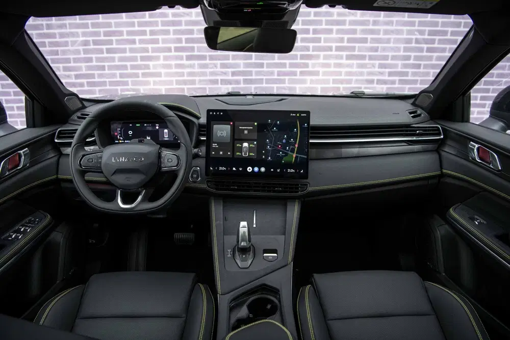 Lynk & Co 01 Plug-in Hybrid 1.5 More uit 2026, foto 6
