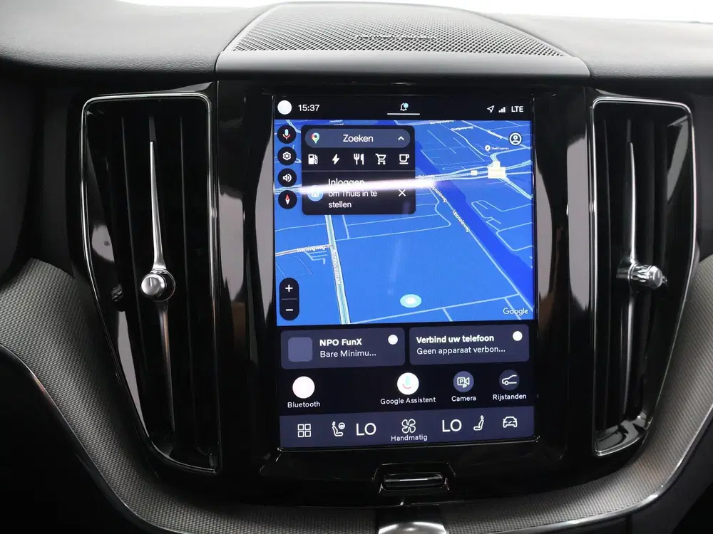 Volvo XC60 2.0 T8 Plug-in hybrid AWD Plus Dark uit 2025, foto 14