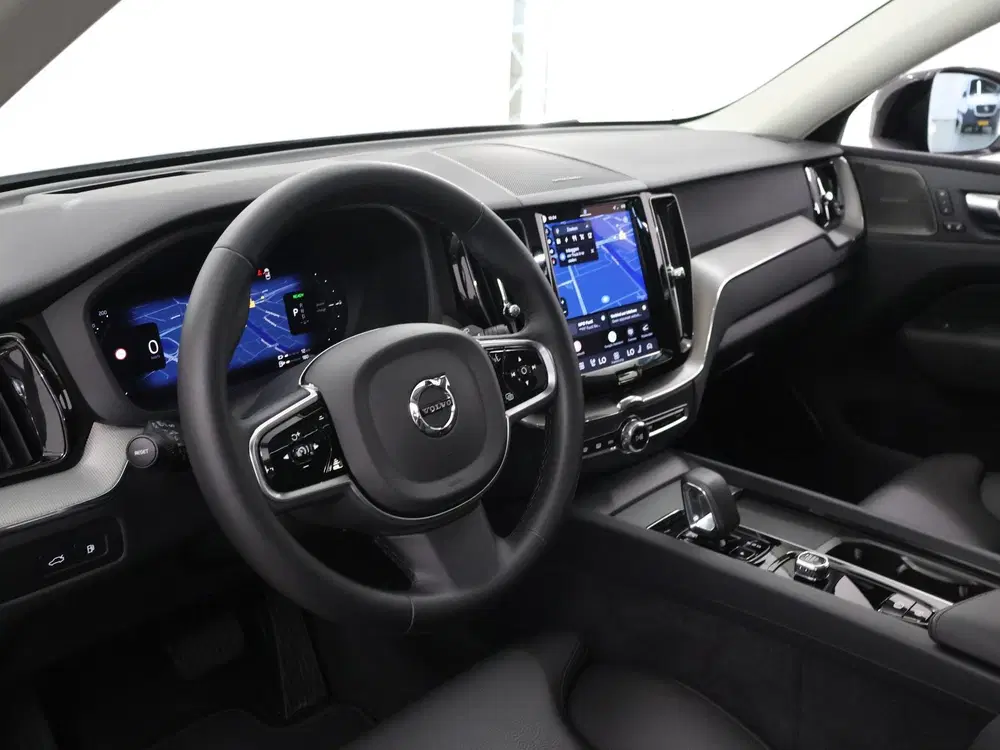 Volvo XC60 2.0 T8 Plug-in hybrid AWD Plus Dark uit 2025, foto 7