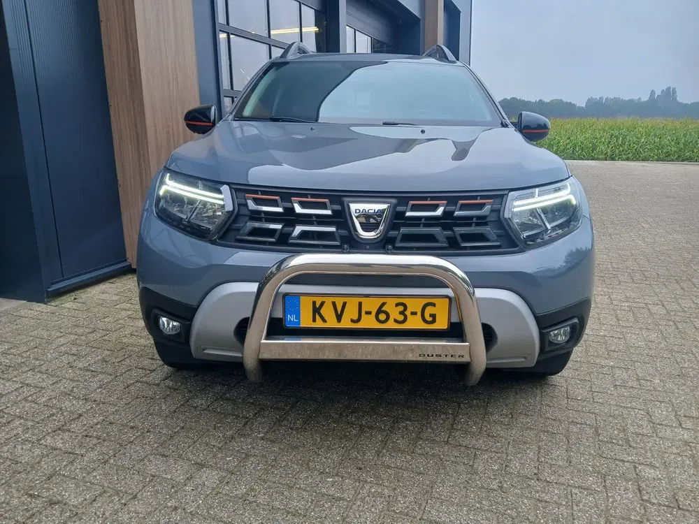 Dacia Duster 1.3 TCe 150pk automaat uit 2022, foto 2
