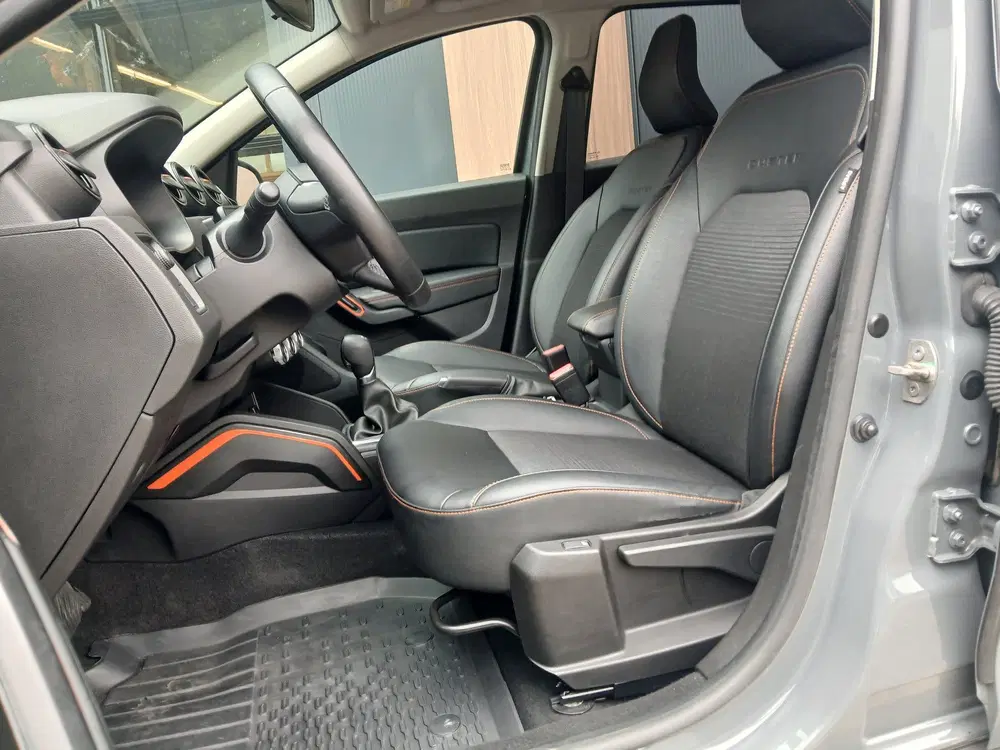 Dacia Duster 1.3 TCe 150pk automaat uit 2022, foto 7
