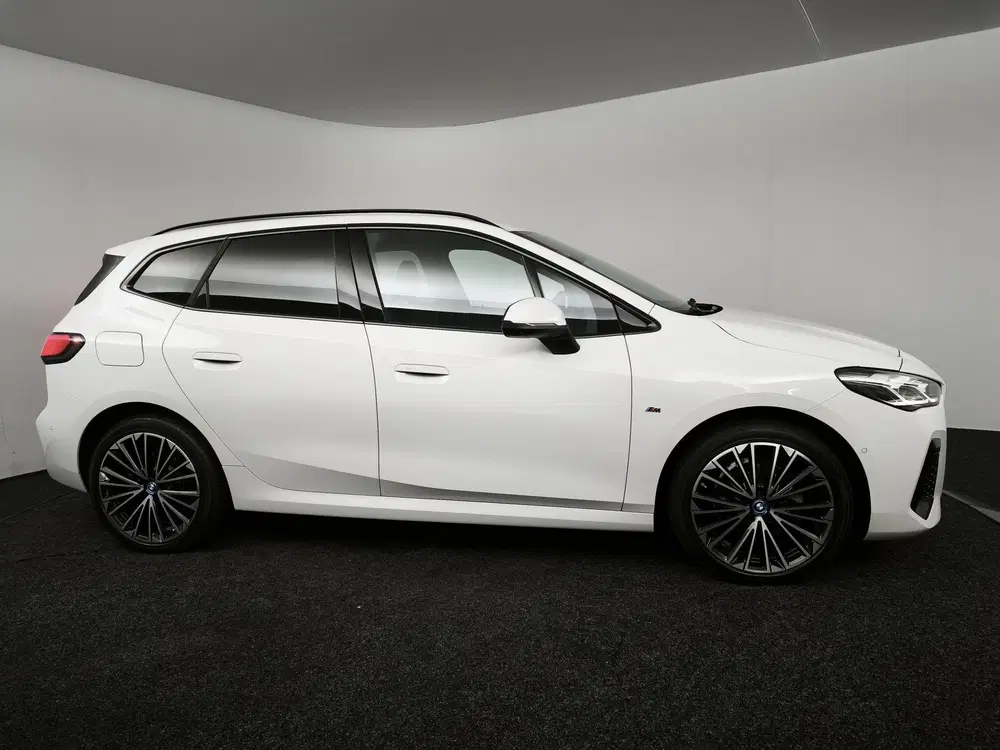 BMW 2-serie Active Tourer 225e xDrive uit 2023, foto 10
