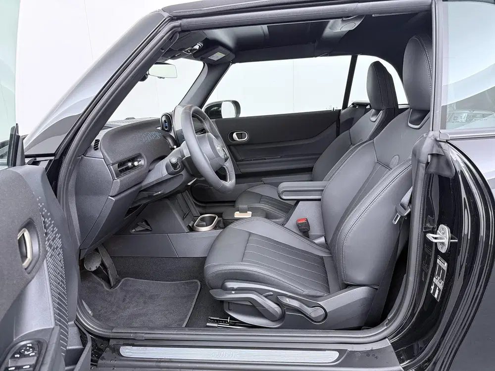 Mini Cabrio Cooper C Favoured M-pakket + Stoel & Stuur uit 2026, foto 4