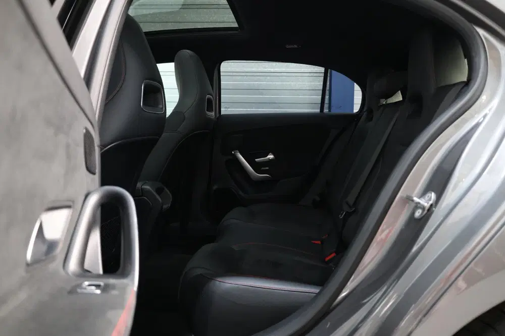 Mercedes-Benz A-Klasse 180 AMG Line BTW uit 2020, foto 10