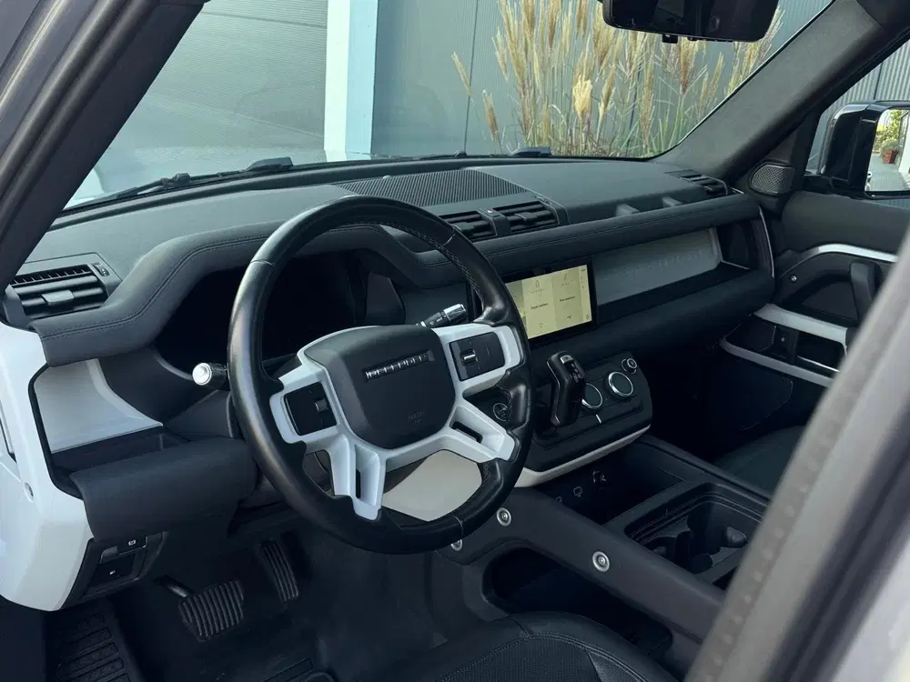Land Rover Defender 2.0 P400e 110 S uit 2021, foto 10