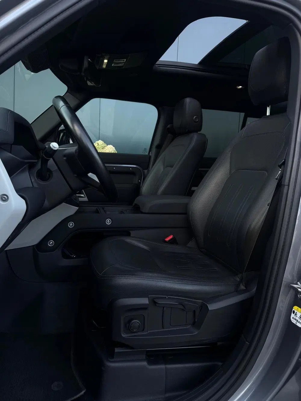 Land Rover Defender 2.0 P400e 110 S uit 2021, foto 12