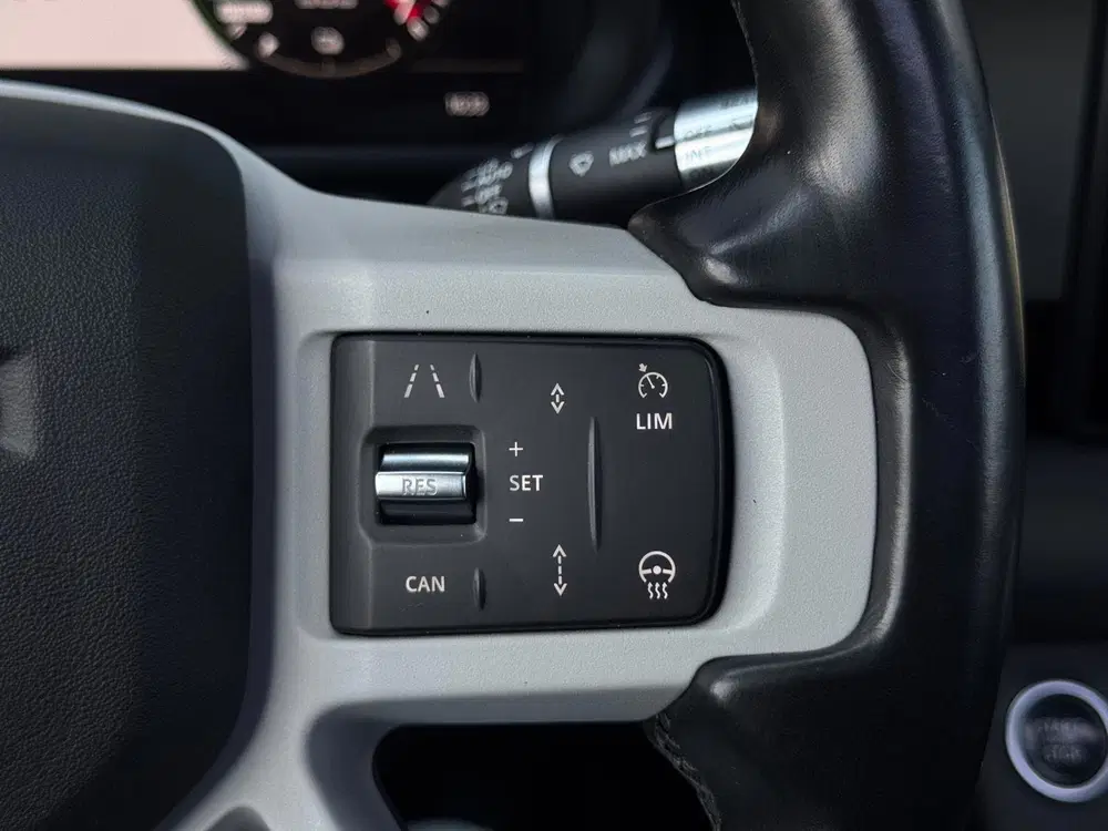 Land Rover Defender 2.0 P400e 110 S uit 2021, foto 15