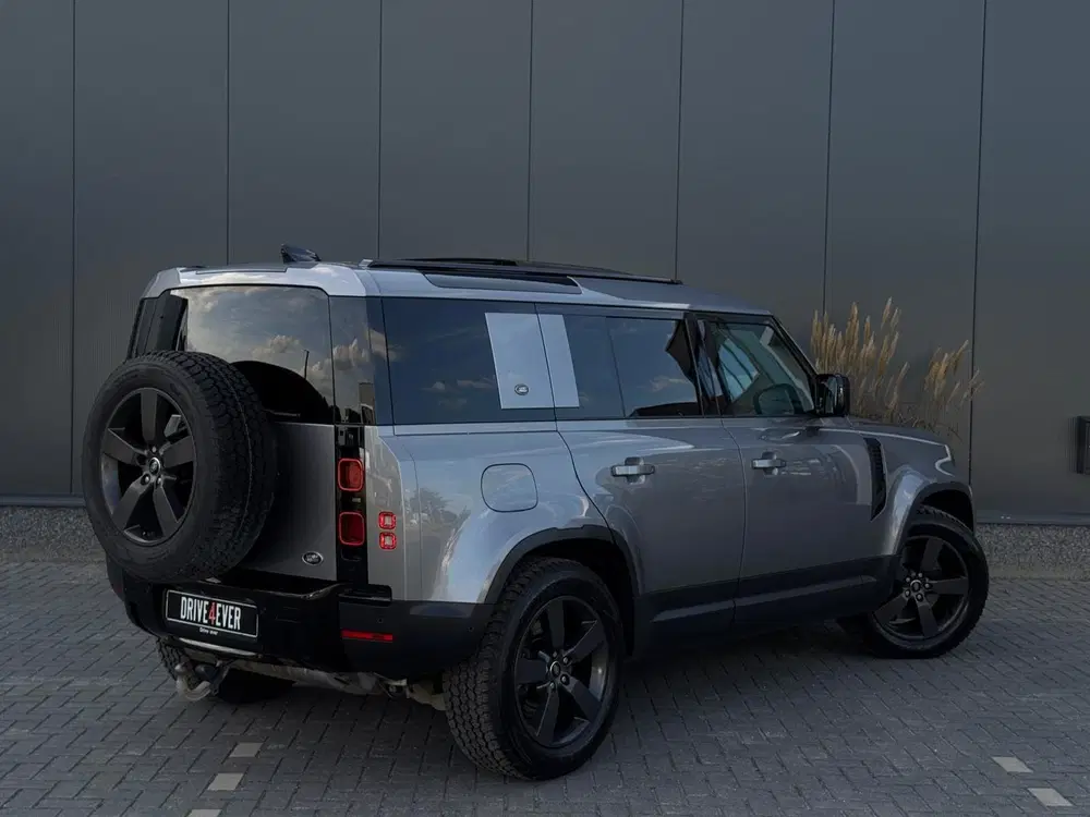 Land Rover Defender 2.0 P400e 110 S uit 2021, foto 3
