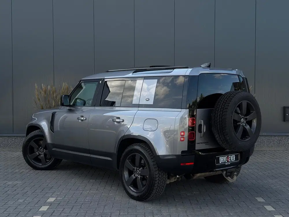 Land Rover Defender 2.0 P400e 110 S uit 2021, foto 5