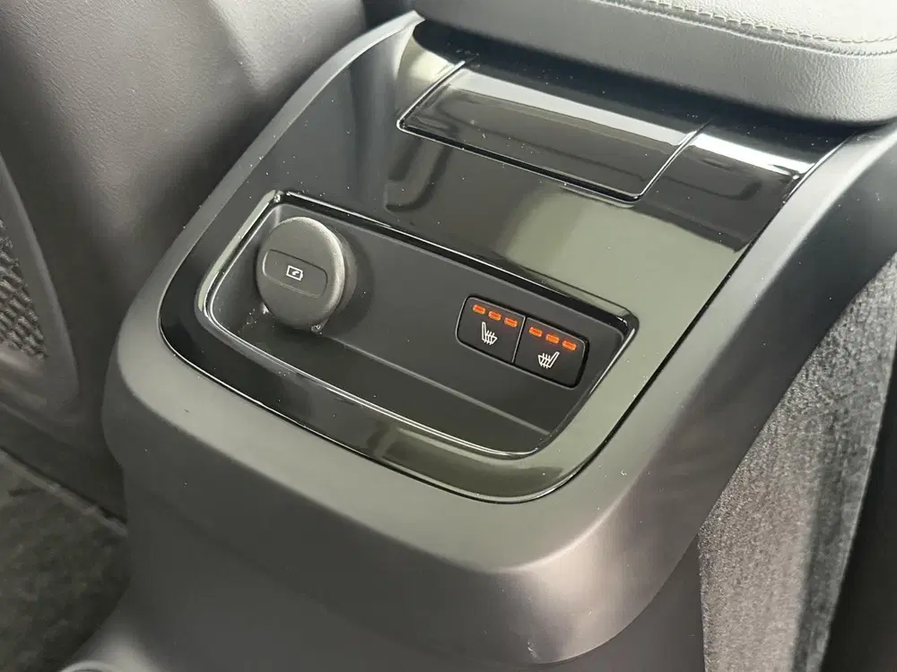 Volvo V90 2.0 T8 Plug-in hybrid AWD Ultra Dark uit 2025, foto 10