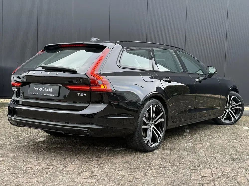 Volvo V90 2.0 T8 Plug-in hybrid AWD Ultra Dark uit 2025, foto 4