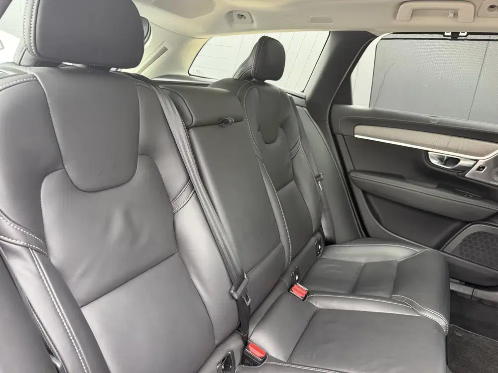 Volvo V90 2.0 T8 Plug-in hybrid AWD Ultra Dark uit 2025, foto 7