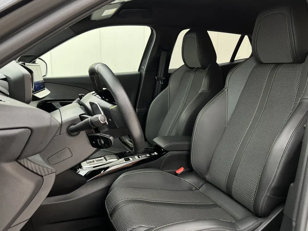 Peugeot 2008 PureTech 130 GT EAT8 Automaat uit 2024, foto 6