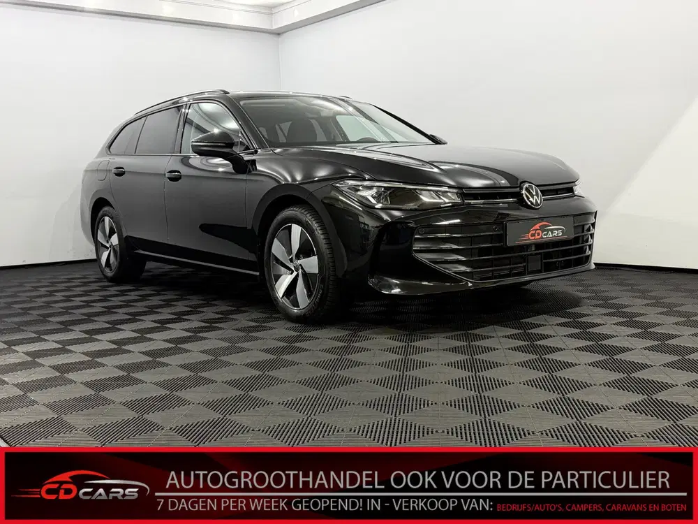 Volkswagen Passat 1.5 Hybrid Business Camera uit 2025