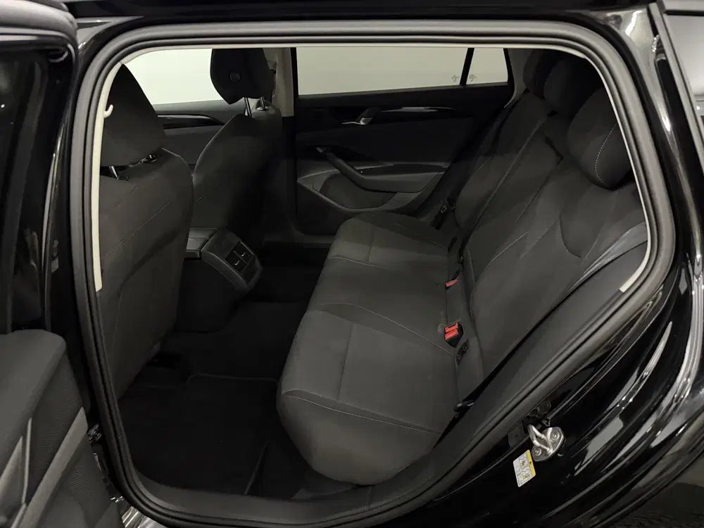 Volkswagen Passat 1.5 Hybrid Business Camera uit 2025, foto 7