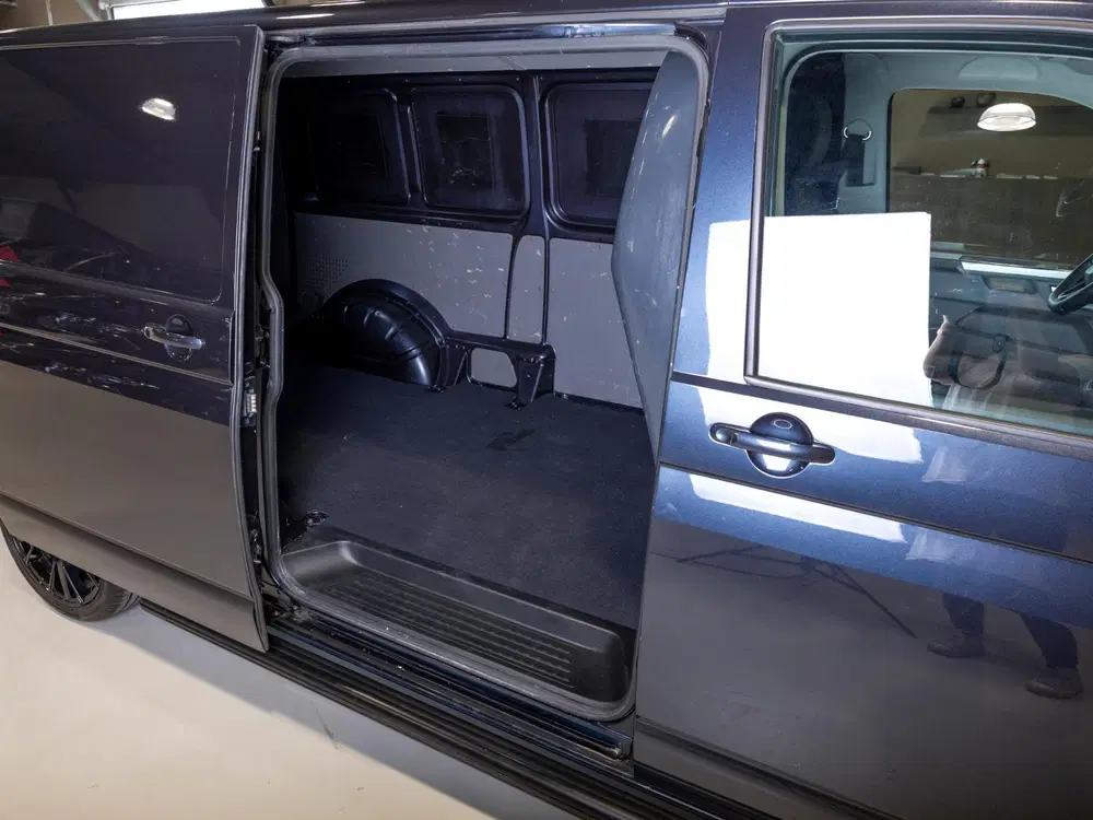 Volkswagen Transporter 2.0 TDI 4Motion L2H1 30 Bulli 75 Edit uit 2024, foto 6