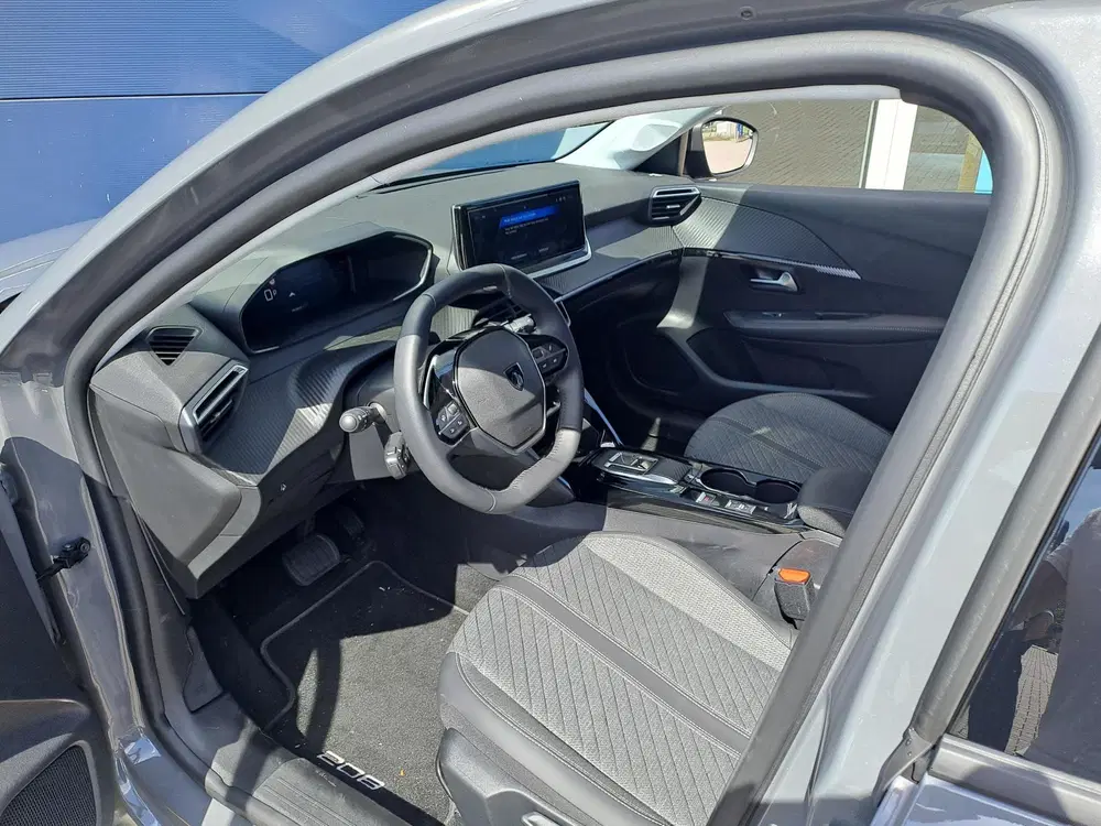 Peugeot 208 1.2 Hybrid 110 e-DCS6 Allure uit 2026, foto 10