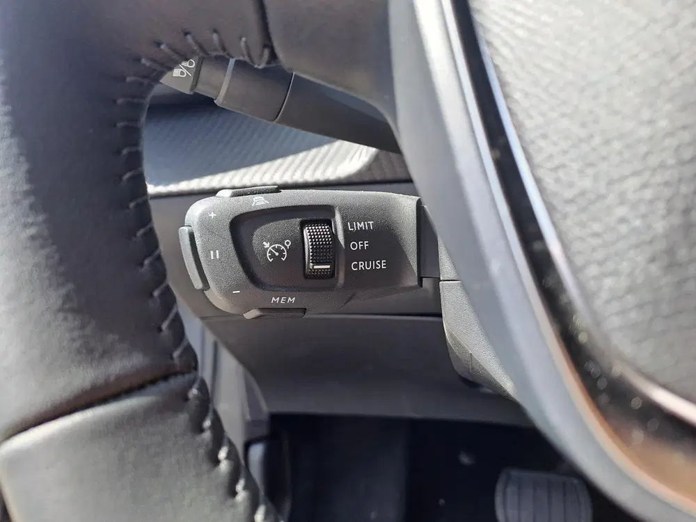 Peugeot 208 1.2 Hybrid 110 e-DCS6 Allure uit 2026, foto 13