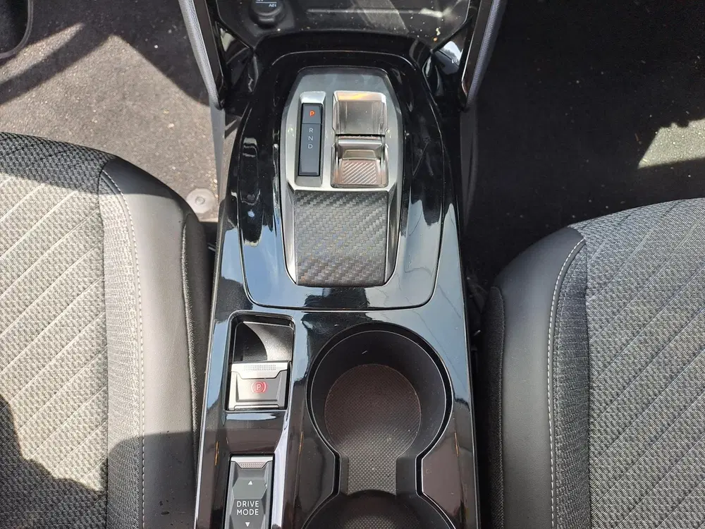 Peugeot 208 1.2 Hybrid 110 e-DCS6 Allure uit 2026, foto 15