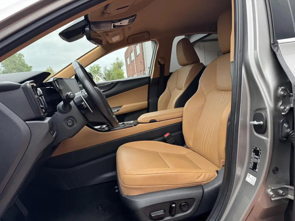 Lexus NX 450h+ AWD 360cam Trekhaak Dealer onderhoud uit 2022, foto 4