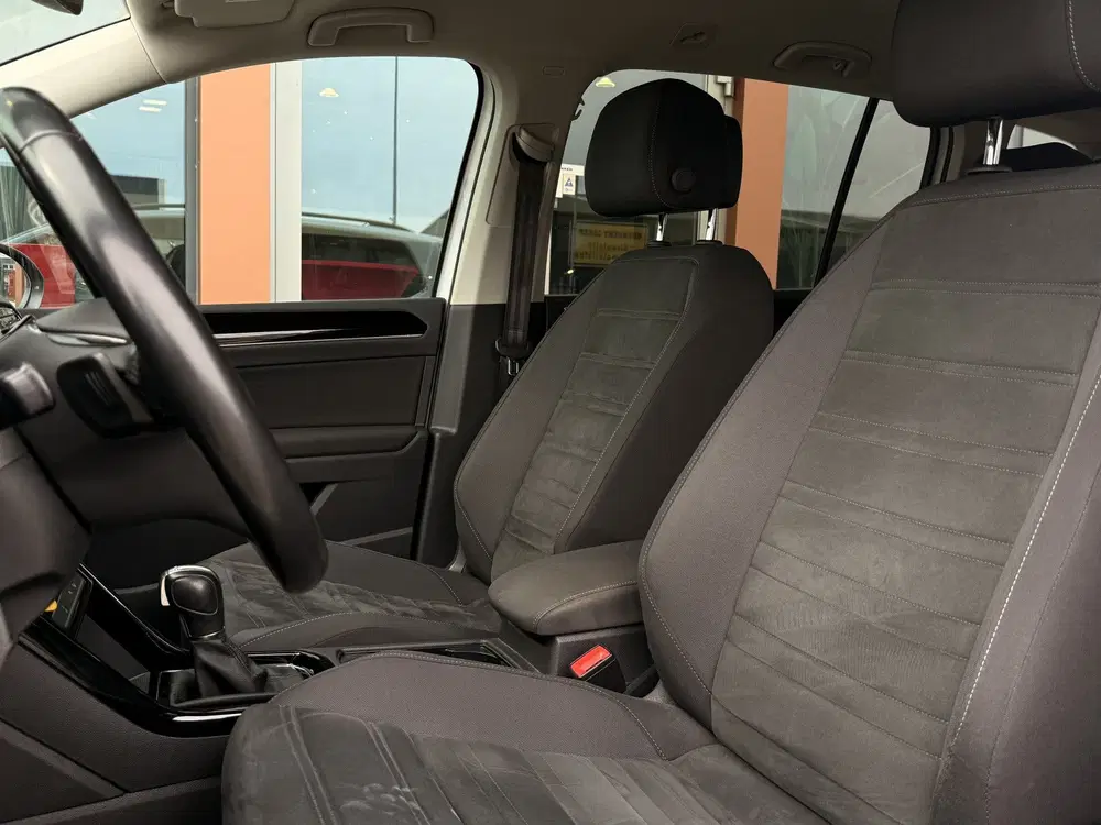 Volkswagen Touran 1.5 TSI Highline Business R 7p uit 2019, foto 6