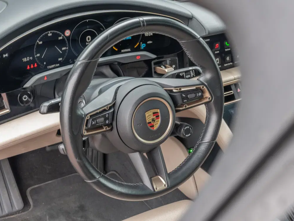 Porsche Taycan Performance 84 kWh uit 2021, foto 7