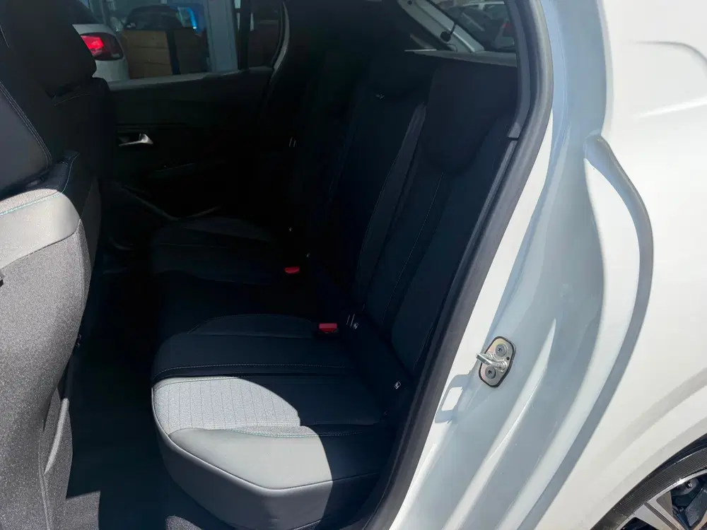 Peugeot 208 1.2 PureTech Allure Pack Airco Cruise Navi uit 2023, foto 11