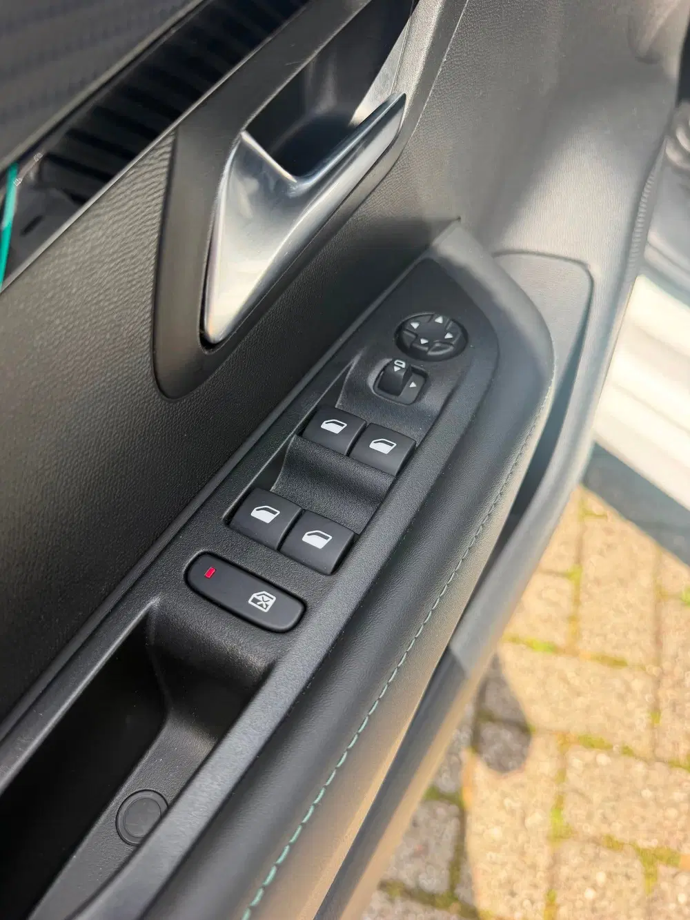 Peugeot 208 1.2 PureTech Allure Pack Airco Cruise Navi uit 2023, foto 9