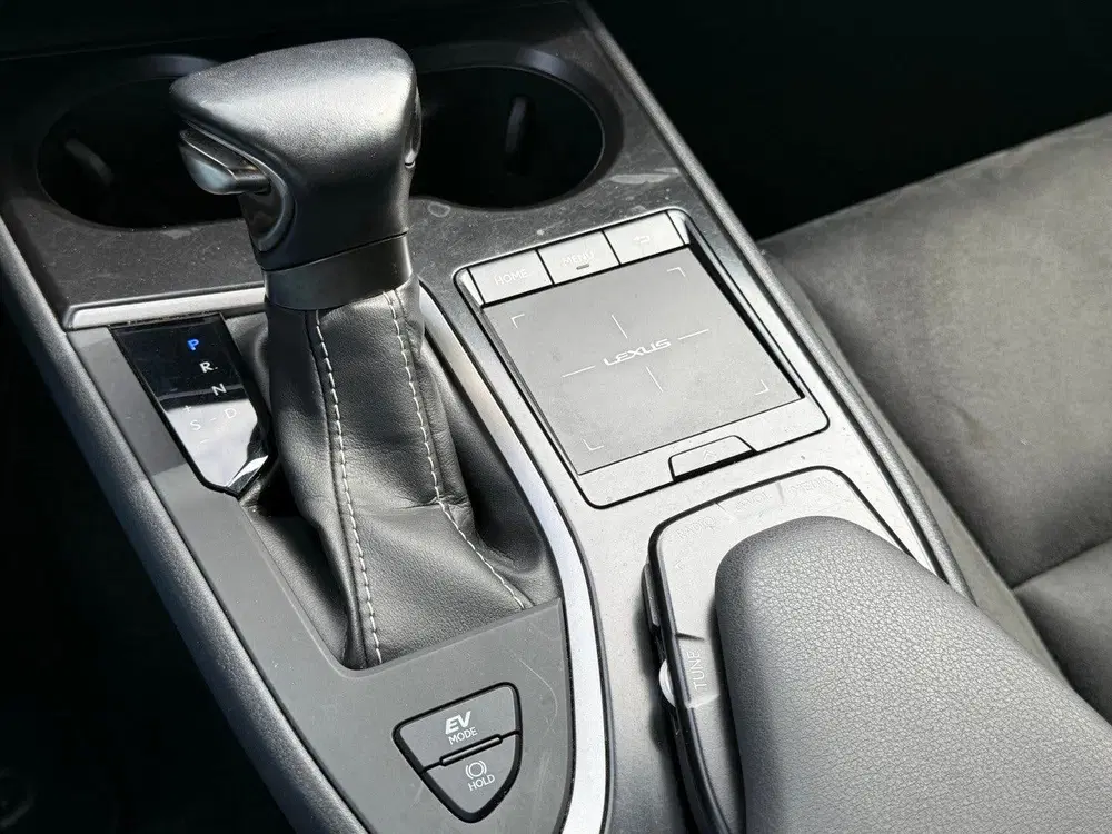 Lexus UX 250h Hybrid Automaat 184pk Business Line uit 2020, foto 12
