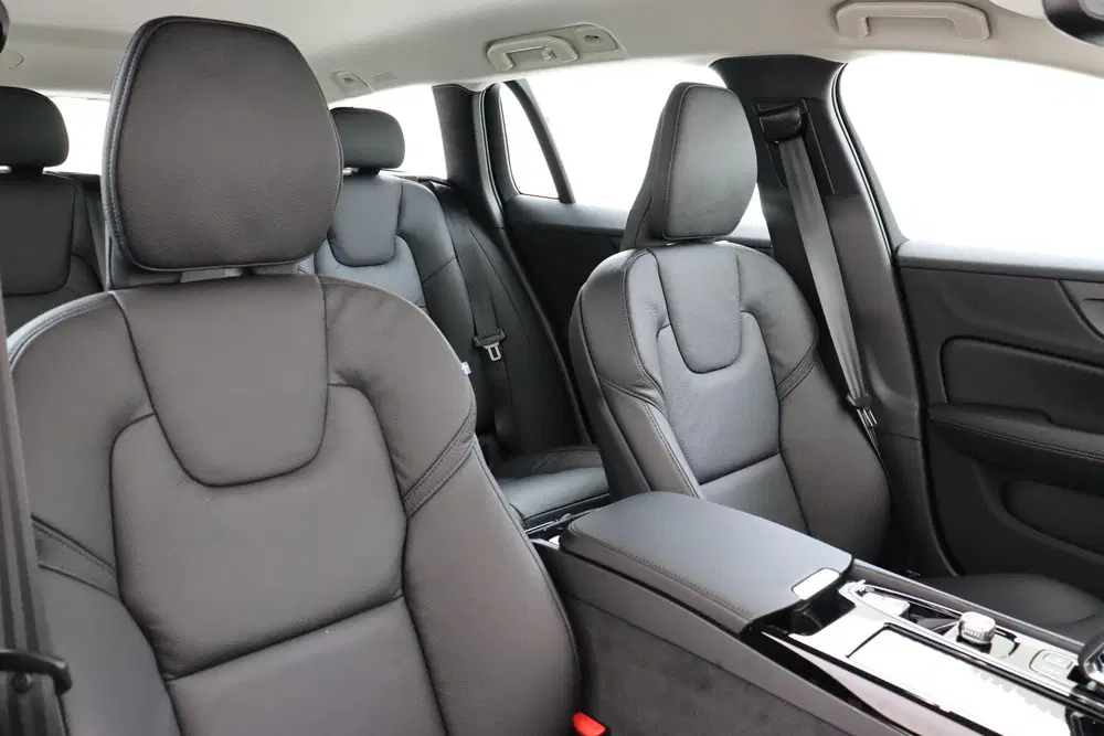 Volvo V60 T8 PLUG-IN HYBRID AWD PLUS PERFORMANCE ED. uit 2026, foto 10