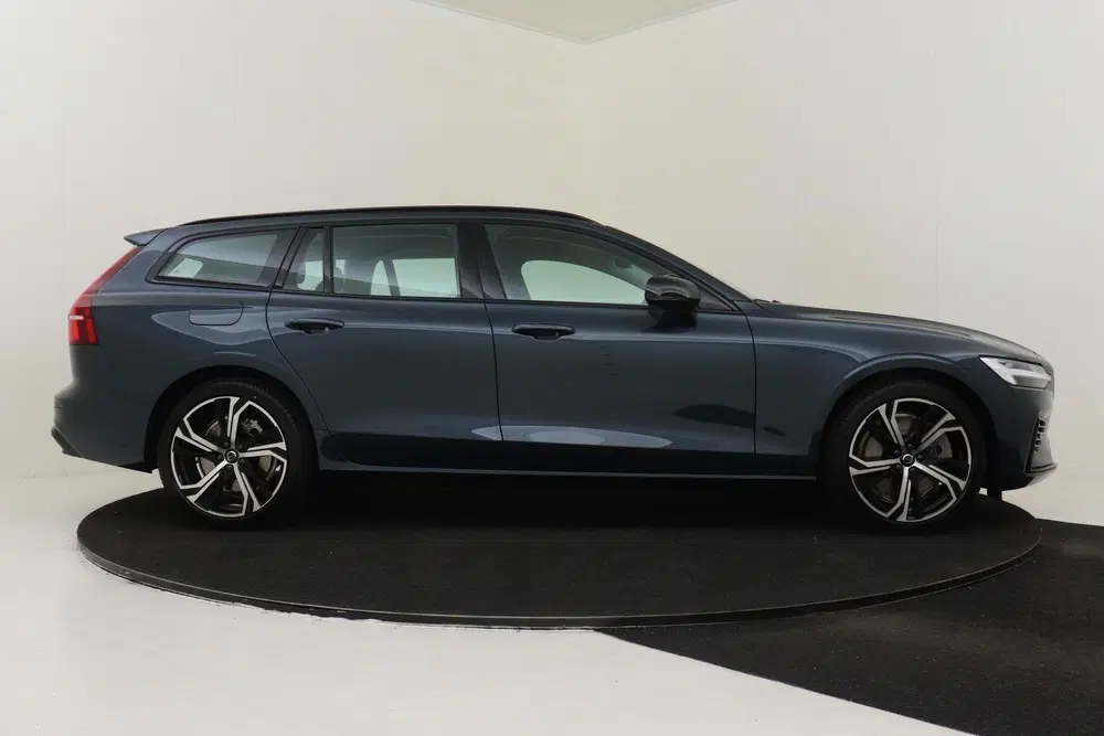 Volvo V60 T8 PLUG-IN HYBRID AWD PLUS PERFORMANCE ED. uit 2026, foto 13