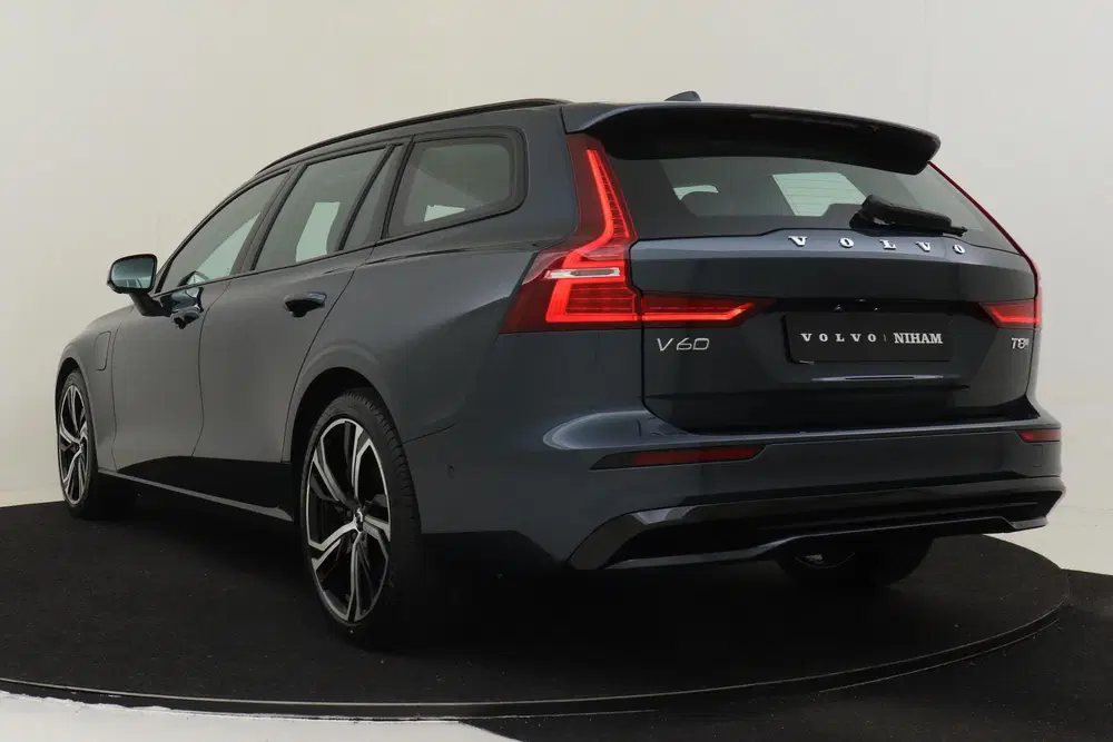 Volvo V60 T8 PLUG-IN HYBRID AWD PLUS PERFORMANCE ED. uit 2026, foto 5
