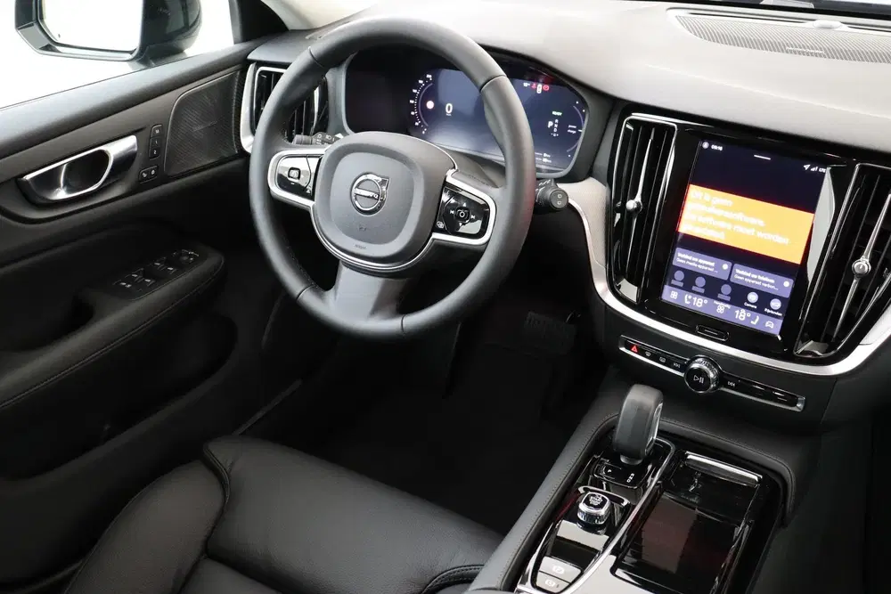 Volvo V60 T8 PLUG-IN HYBRID AWD PLUS PERFORMANCE ED. uit 2026, foto 6