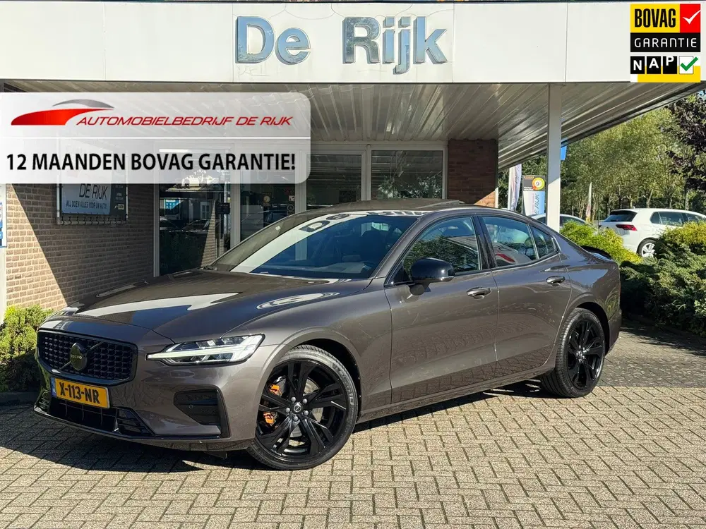 Volvo S60 2.0 B4 Plus Dark uit 2024