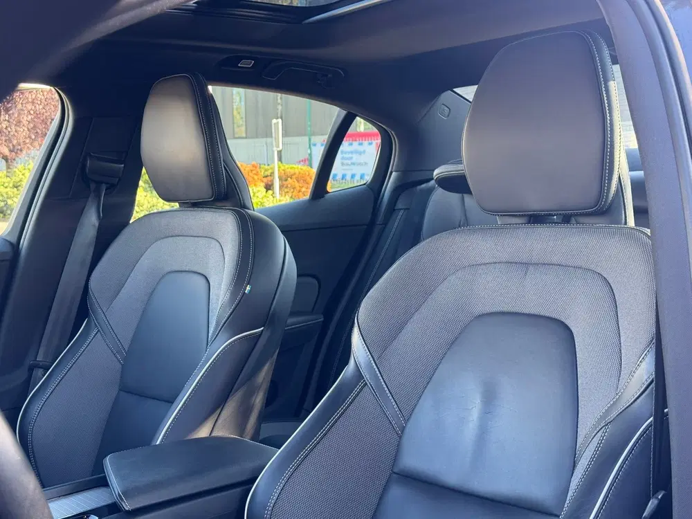 Volvo S60 2.0 B4 Plus Dark uit 2024, foto 10