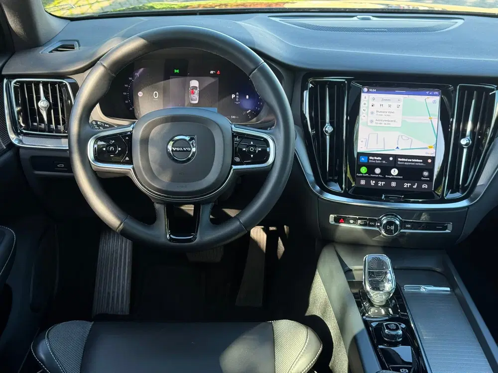 Volvo S60 2.0 B4 Plus Dark uit 2024, foto 13