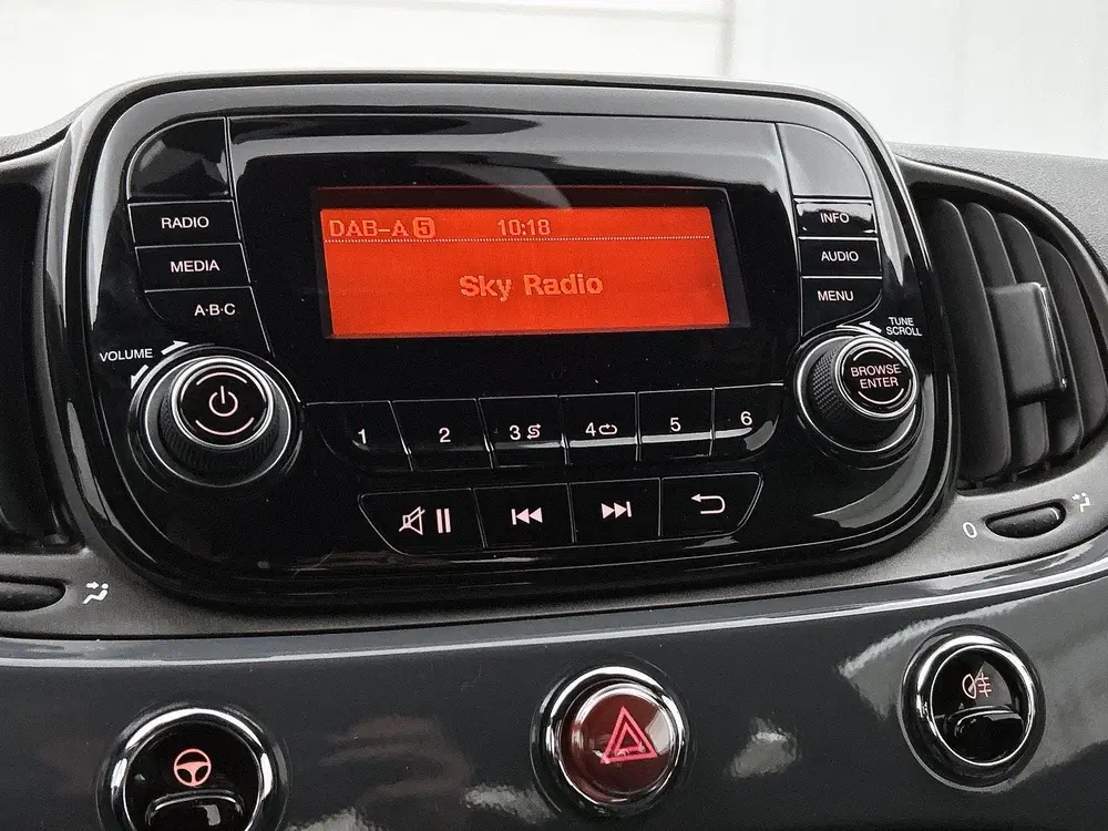 Fiat 500 1.0 Hybrid Cult uit 2021, foto 10