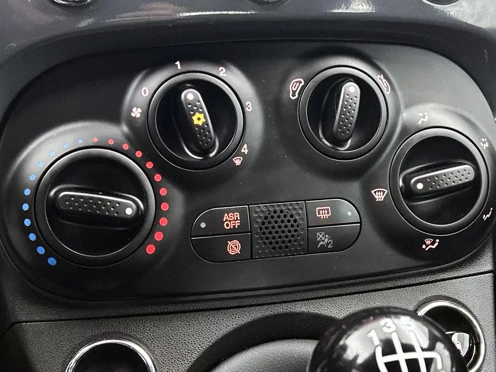 Fiat 500 1.0 Hybrid Cult uit 2021, foto 11