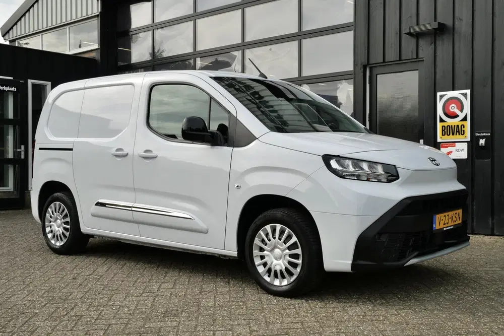 Toyota Proace City 1.5 D-4D L1 Challenger+ uit 2024