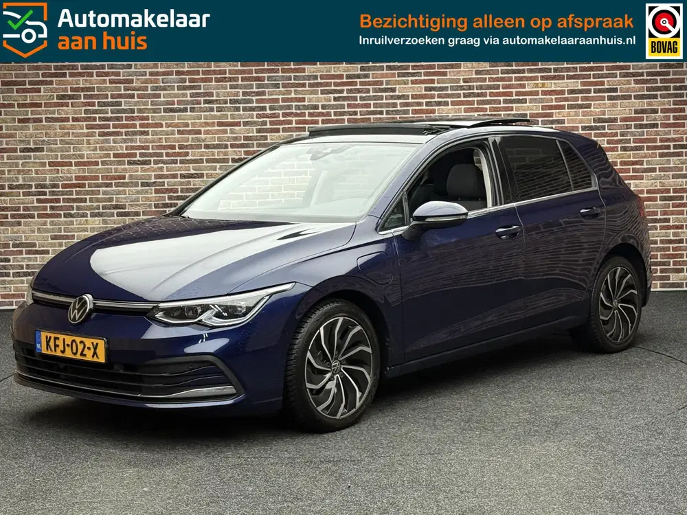 Volkswagen Golf 1.4 eHybrid Style Panoramadak Virtual Mass uit 2023
