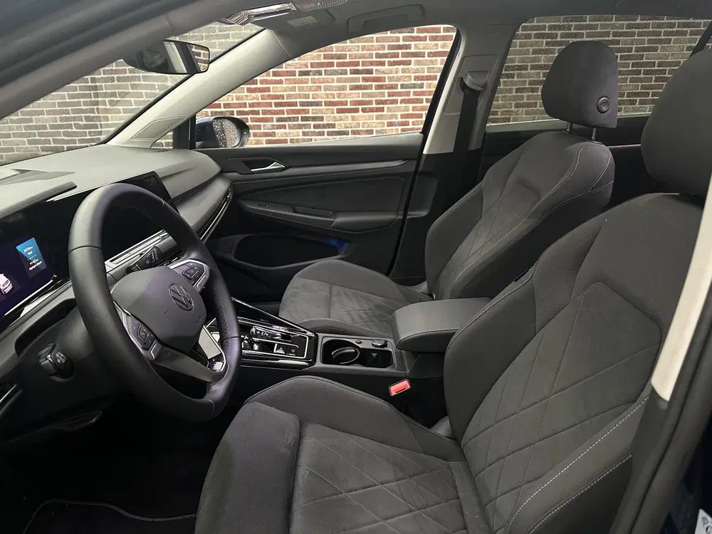 Volkswagen Golf 1.4 eHybrid Style Panoramadak Virtual Mass uit 2023, foto 11