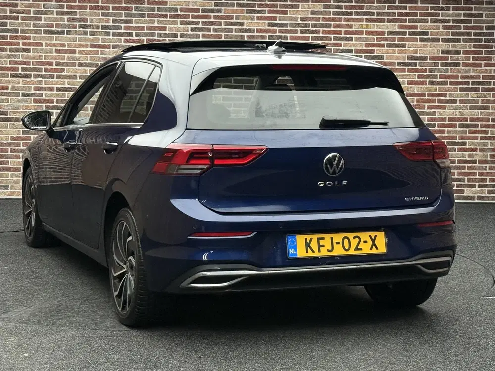 Volkswagen Golf 1.4 eHybrid Style Panoramadak Virtual Mass uit 2023, foto 12