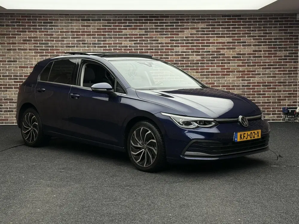 Volkswagen Golf 1.4 eHybrid Style Panoramadak Virtual Mass uit 2023, foto 6