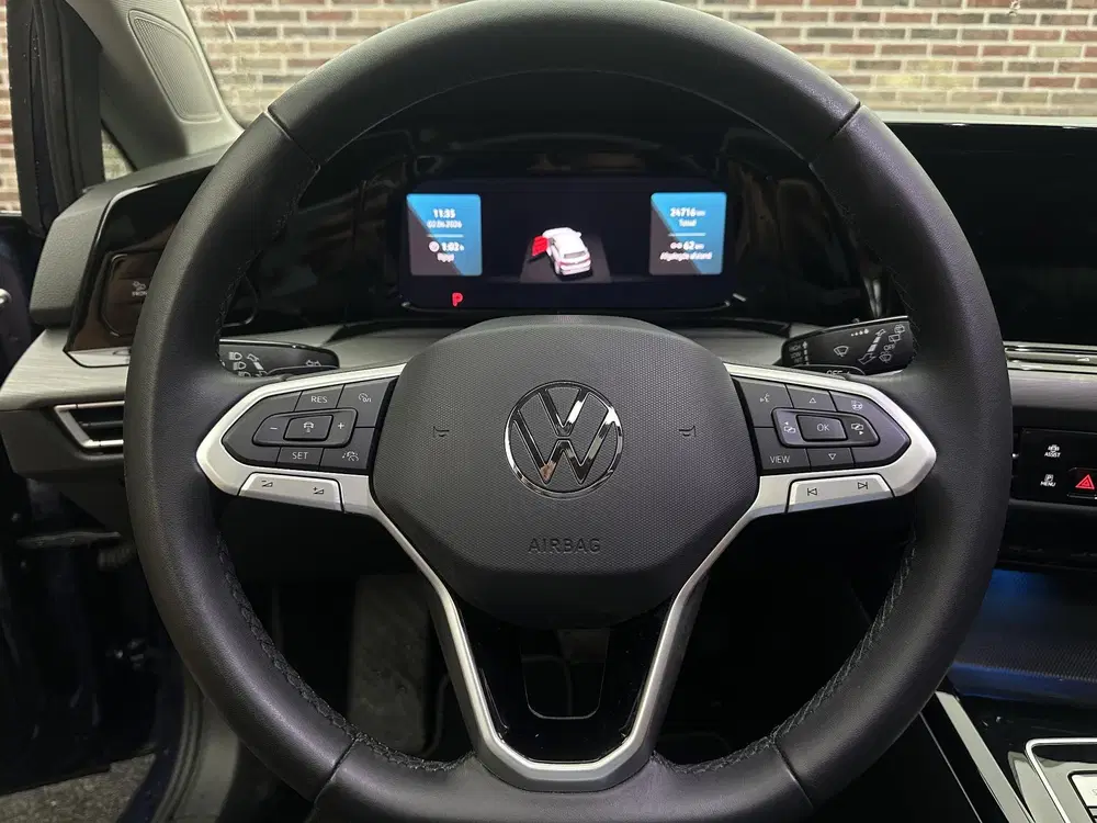 Volkswagen Golf 1.4 eHybrid Style Panoramadak Virtual Mass uit 2023, foto 7