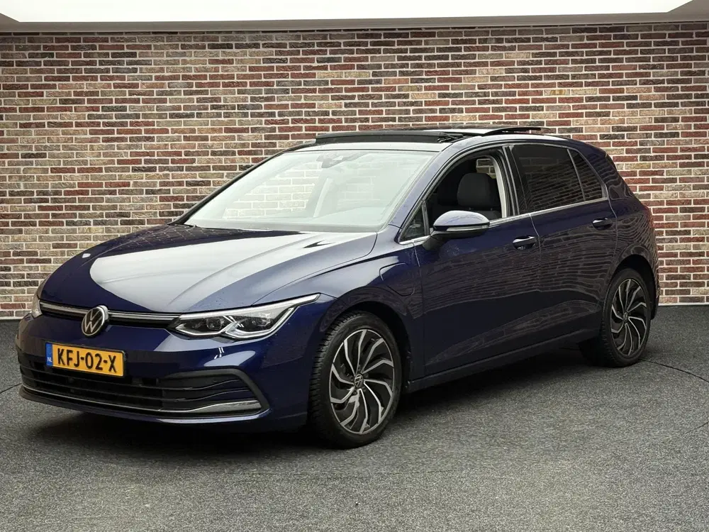 Volkswagen Golf 1.4 eHybrid Style Panoramadak Virtual Mass uit 2023, foto 9